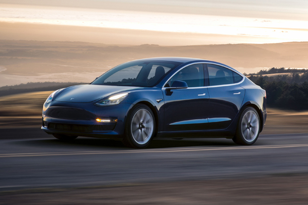 Demi Target Model 3, Tesla Motors Pecat Ratusan Karyawan