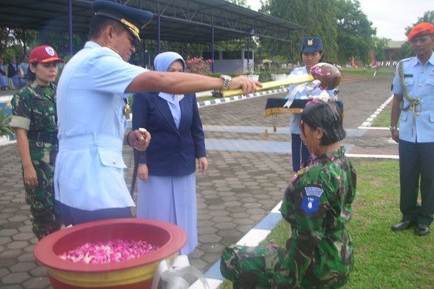 TNI AU Mulai Didik Pramugari Militer