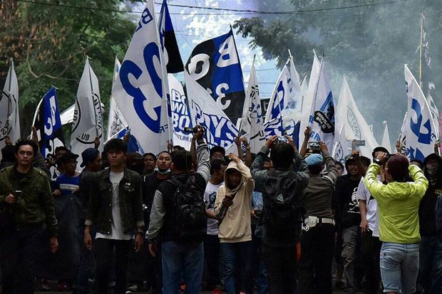 Kecewa Performa Persib, Bobotoh Unjuk Rasa di Markas Maung Bandung