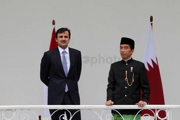 Kenakan Baju Adat Betawi, Jokowi Sambut Emir Qatar di Istana Bogor