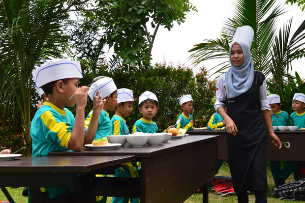 Syariah Hotel Solo Buka Cooking Class for Child berkonsep Islami