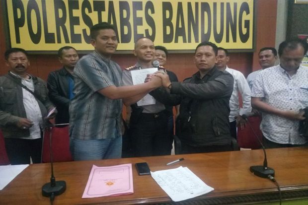 Mantap! Taksi Online dan Konvensional Berdamai di Mapolrestabes Bandung