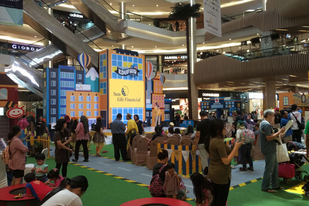 Hari Kedua, Masyarakat Masih Padati Sun Life Edufair 2017