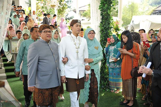 Karangan Bunga Presiden dan Tokoh Nasional Hiasi Pernikahan Putra Kedua Aher