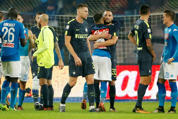 Bermain Kacamata, Napoli dan Inter Milan Tetap Belum Terkalahkan