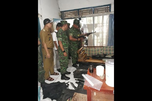 Gerebek Rumah Terduga Teroris, TNI Temukan Banyak Senjata