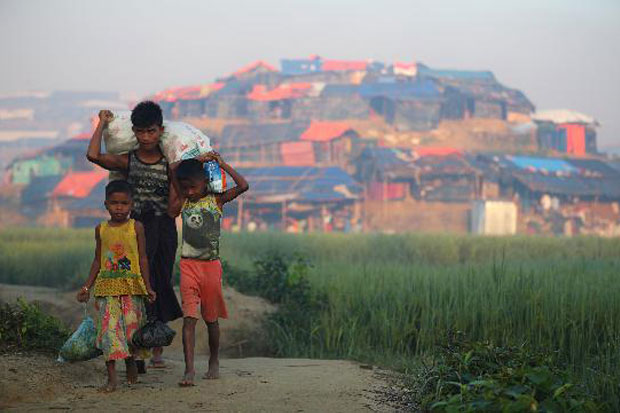 Pengungsi Rohingya Capai Sejuta Jiwa, Bangladesh Kewalahan