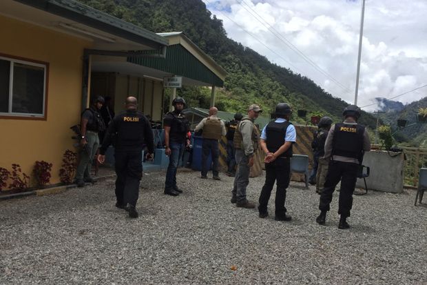 Kelompok Bersenjata di Papua Umbar Tembakan dan Bakar Camp di Tembagapura