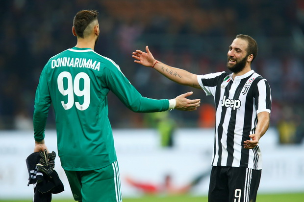 Higuain Bawa Juventus Pesta Kemenangan di Markas AC Milan