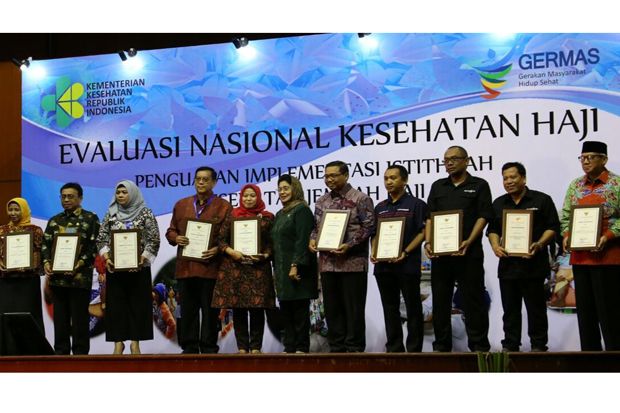 Kemenkes Beri Penghargaan KORAN SINDO-SINDOnews Terkait Liputan Haji 2017