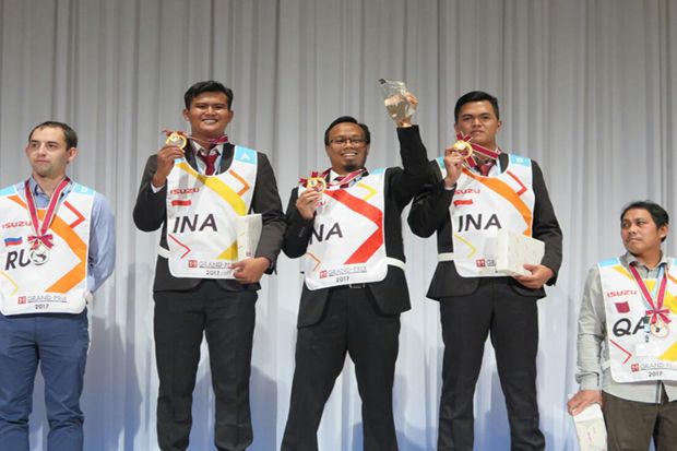 Tim Mekanik Isuzu Indonesia Juara I-1 Grand Prix di Jepang