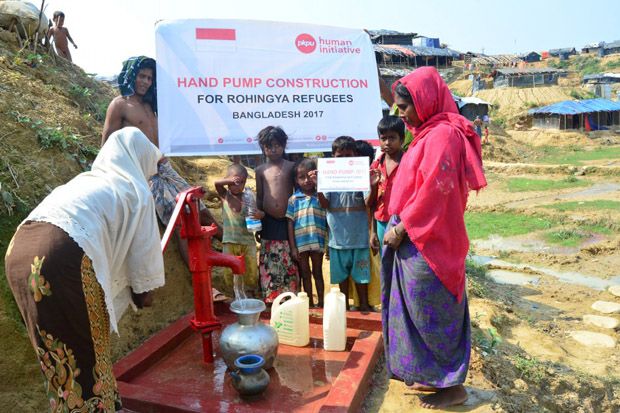 Pengungsi Rohingya Butuh Air Bersih, PKPU Bangun Sumur Pompa