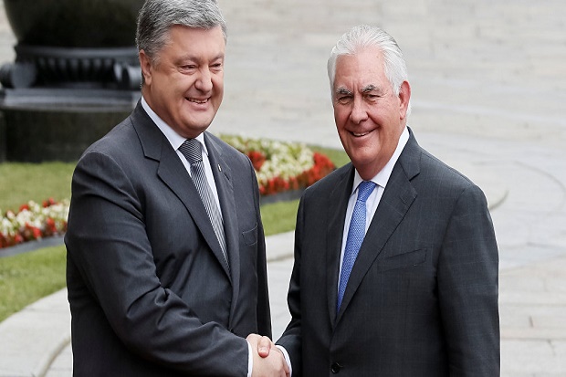 Lewat Telepon, Poroshenko dan Tillerson Bahas Krisis Ukraina
