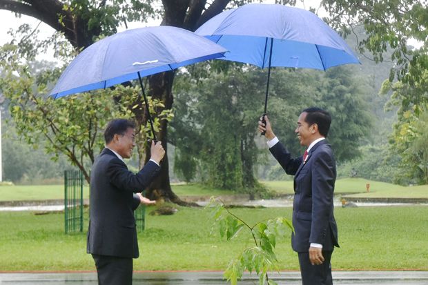Jokowi Terima Presiden Korea Selatan di Istana Bogor