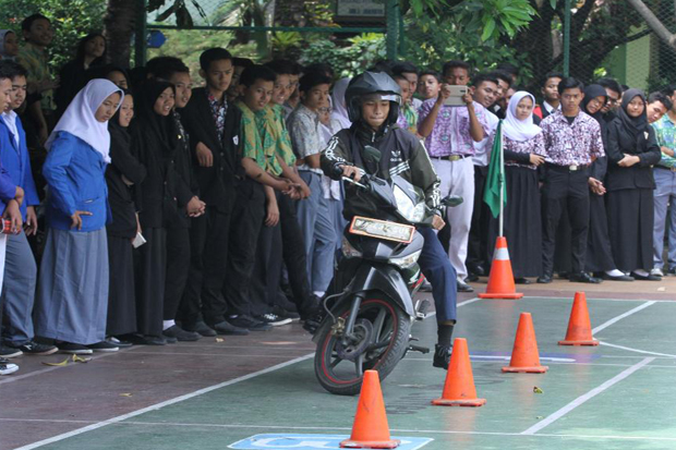Pelajar SMK di Jakarta Ikuti Shell Road Safety Coaching Clinic