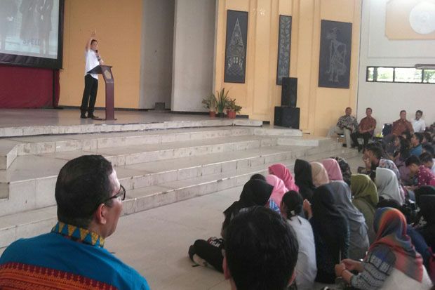 HT Beri Kuliah Umum di STPMD APMD Yogyakarta