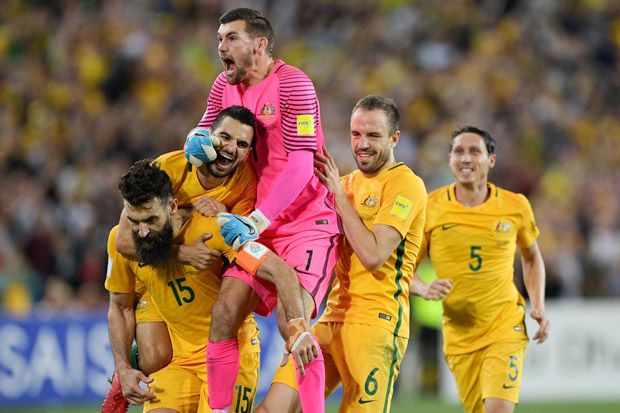 Hat-trick Jedinak Bawa Australia Lolos ke Piala Dunia