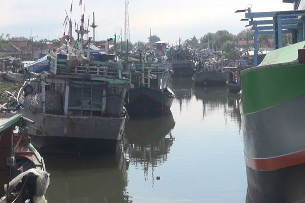Gelombang Tinggi, Nelayan Indramayu Tak Melaut