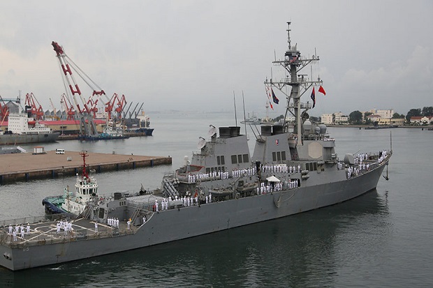Kapal Perang AS Tabrakan dengan Kapal Jepang