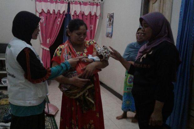 Bayi Tiga Hari Dievakuasi dari Banjir Bandang di Semarang