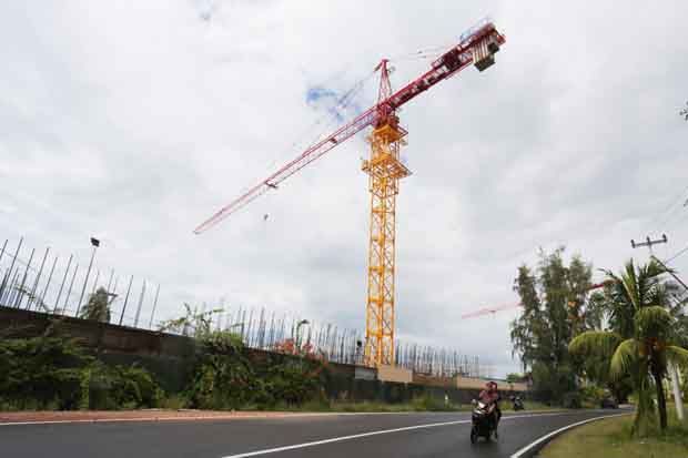 Tower Crane Bahayakan Pengguna Jalan Raya