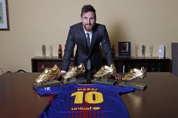 Jumlah Sepatu Emas Messi Samai Koleksi Ronaldo