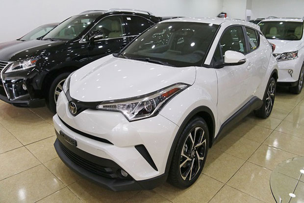 Tampang Sama Beda Mesin, Toyota C-HR 2018 Diam-diam Terparkir