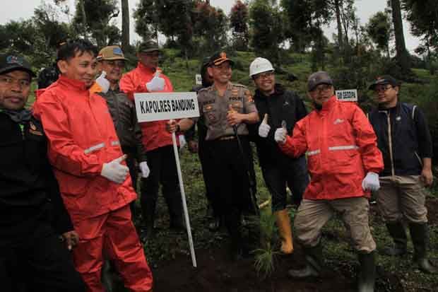 3 Juta Pohon Ditanam di Lahan Kritis Hutan Lindung Blok Waas