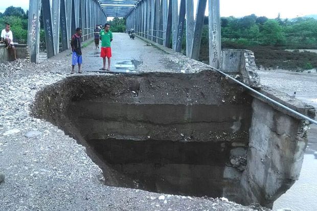 Diterjang Banjir, Jembatan Penghubung Wini Sakato-Timor Leste Putus