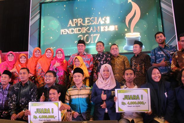 Kemenag Anugerahi AHM Apresiasi Pendidikan Islam 2017