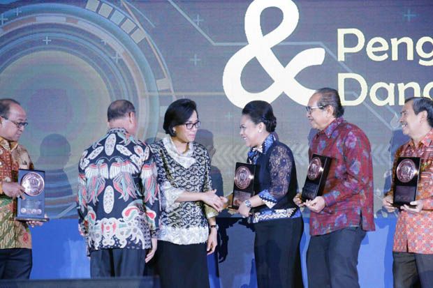 Bupati Tabanan Raih Penghargaan Dana Rakca Award 2017