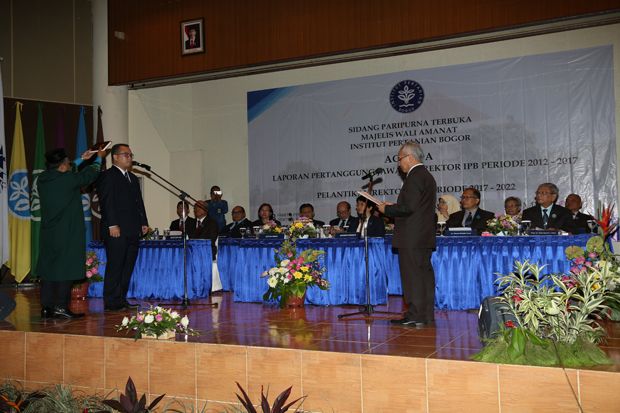 Dilantik MWA, Arif Satria Resmi Jabat Rektor IPB Periode 2017-2022