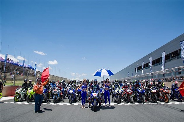 Pembalap Yamaha Cetak Rekor Pribadi di Afrika Selatan