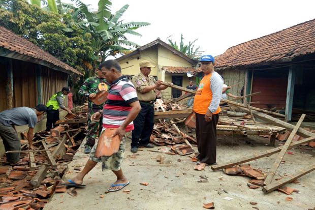 Dampak Gempa 6,9 SR, Korban dan Kerusakan Bangunan Bertambah