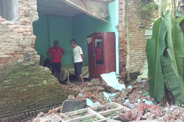 Update Dampak Gempa 6,9 SR, Empat Meninggal, 2.935 Rumah Rusak