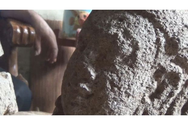 Warga Jombang Temukan Patung Kepala Brahma dan Yoni Peninggalan Majapahit