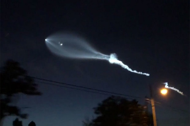 Peluncuran Satelit SpaceX Kagetkan Publik Los Angeles, Dikira UFO