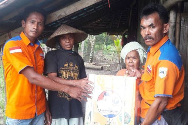 Rescue Perindo Pandeglang Serahkan Bantuan untuk Petani
