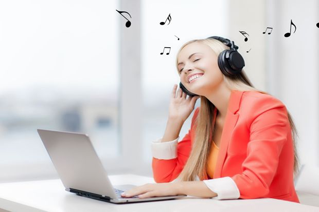 Dengar Musik sambil Bekerja Dongkrak Kinerja Karyawan di Kantor