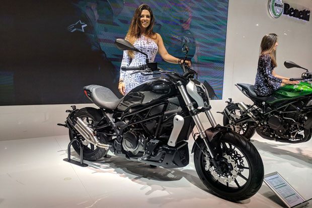 Bikin Motor Mirip Ducati XDiavel, Benelli  Sunat Mesin 402S