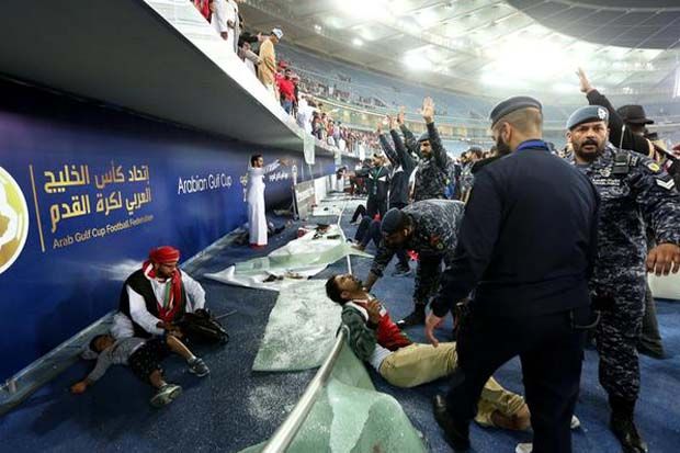 Puluhan Fans Oman Terluka Saat Merayakan Pesta Juara di Piala Teluk