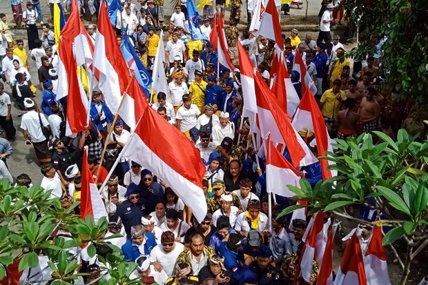 Puluhan Ribu Massa Iringi Sudikerta Daftar Cawagub ke KPU Bali