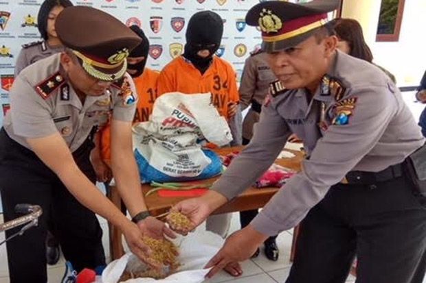 Ambil 4 Kg Beras untuk Makan Keluarga, Dua IRT Blitar Terancam Dibui 7 Tahun