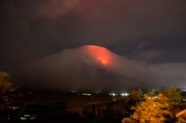 Gunung Mayon Filipina akan Meletus, 9.000 Orang Lebih Mengungsi