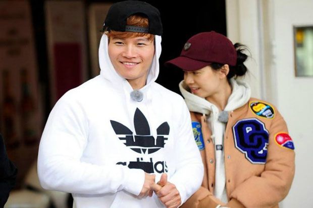 PD Running Man Tak Tampik Kedekatan Kim Jong Kook dan Song Ji Hyo