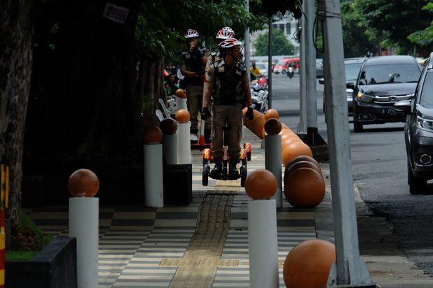 Satpol PP Kota Semarang Patroli Gunakan Segway
