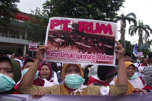 Ribuan Warga Demo Tuntut PT RUM di Sukoharjo Ditutup