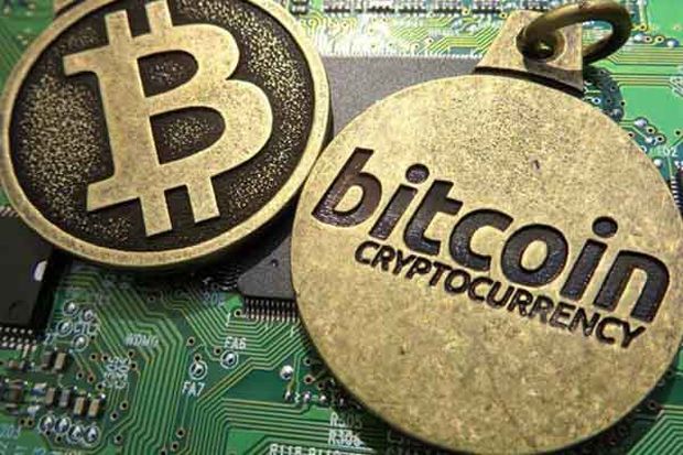 Bitcoin Jatuh, Investor Balik Berburu Emas