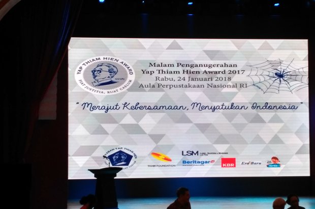 Alasan Dewan Juri Pilih Gus Mus Peraih Yap Thiam Hien Award 2017