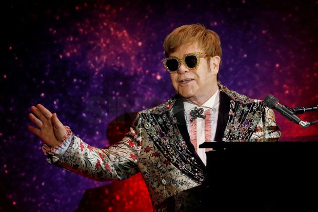 Elton John Umumkan Pensiun dari Tur Musik Keliling Dunia